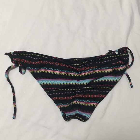 Roxy black/multi coloured bikini bottoms. Small. - Picture 2 of 3